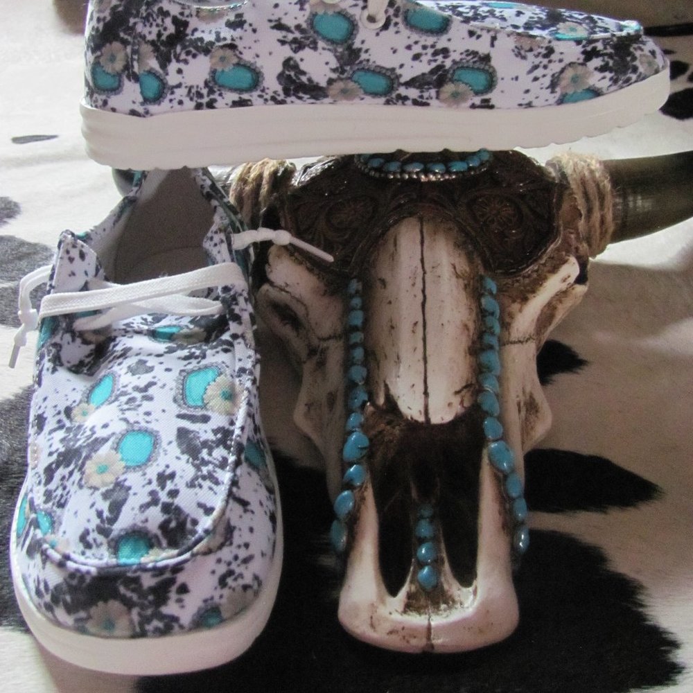 ROCKY ROXY USA  LADIES COWPRINT/TURQUOISE SHOES